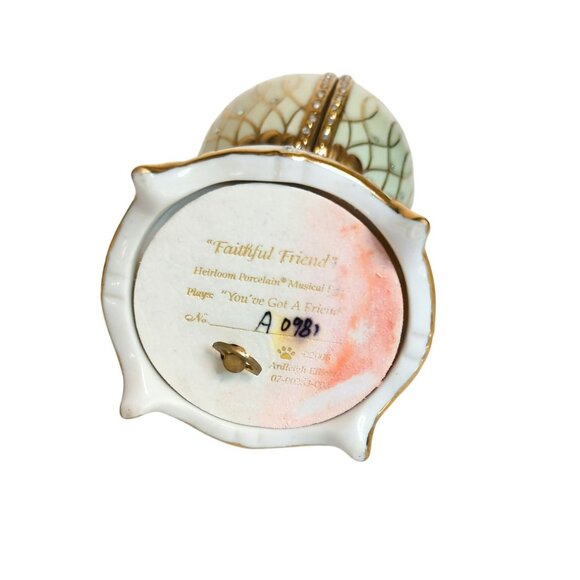 Heirloom Porcelain Faithful Friend Musical Egg Pomeranian Limited 2006 - Picture 5 of 8